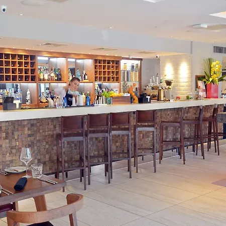 Hampton By Hilton London City 