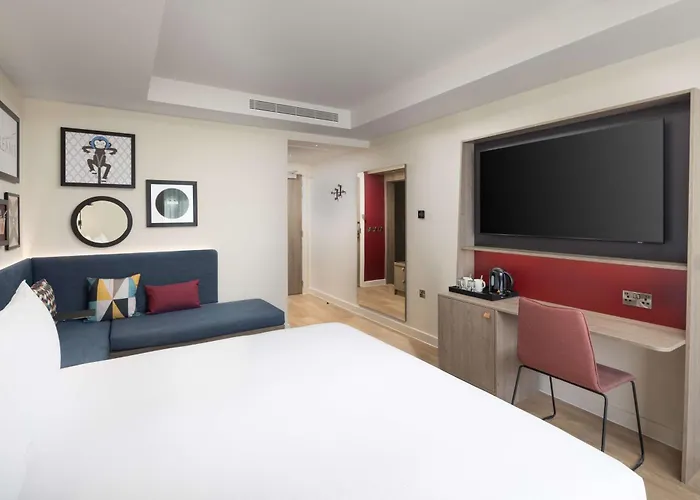 Hampton By Hilton London City